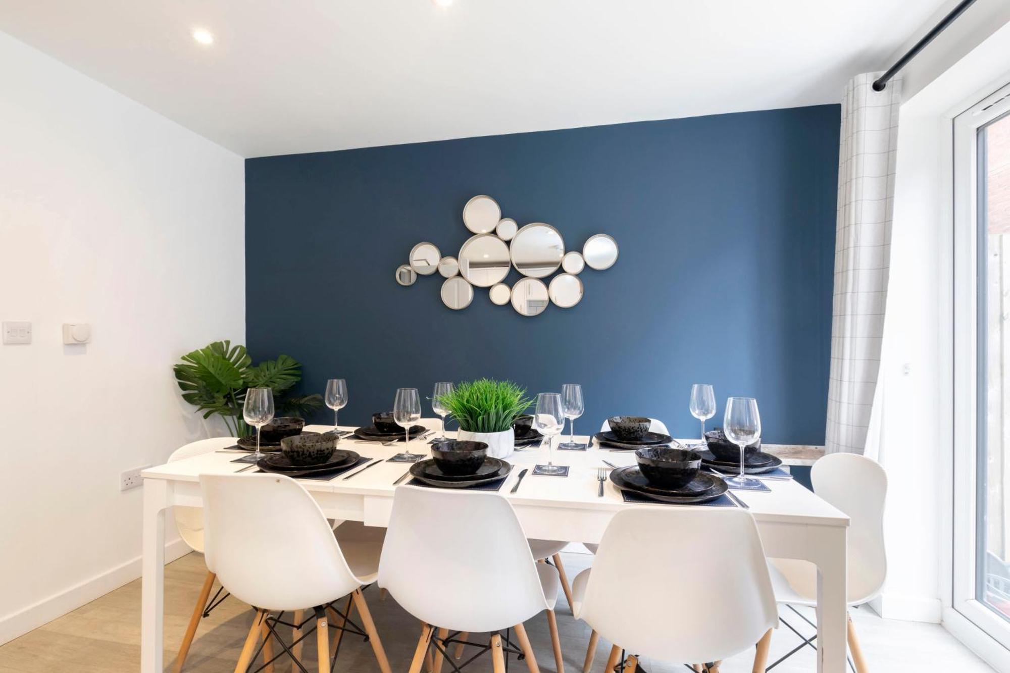 Modern Four Bedroom Four Bathroom Home Cheltenham Exterior foto
