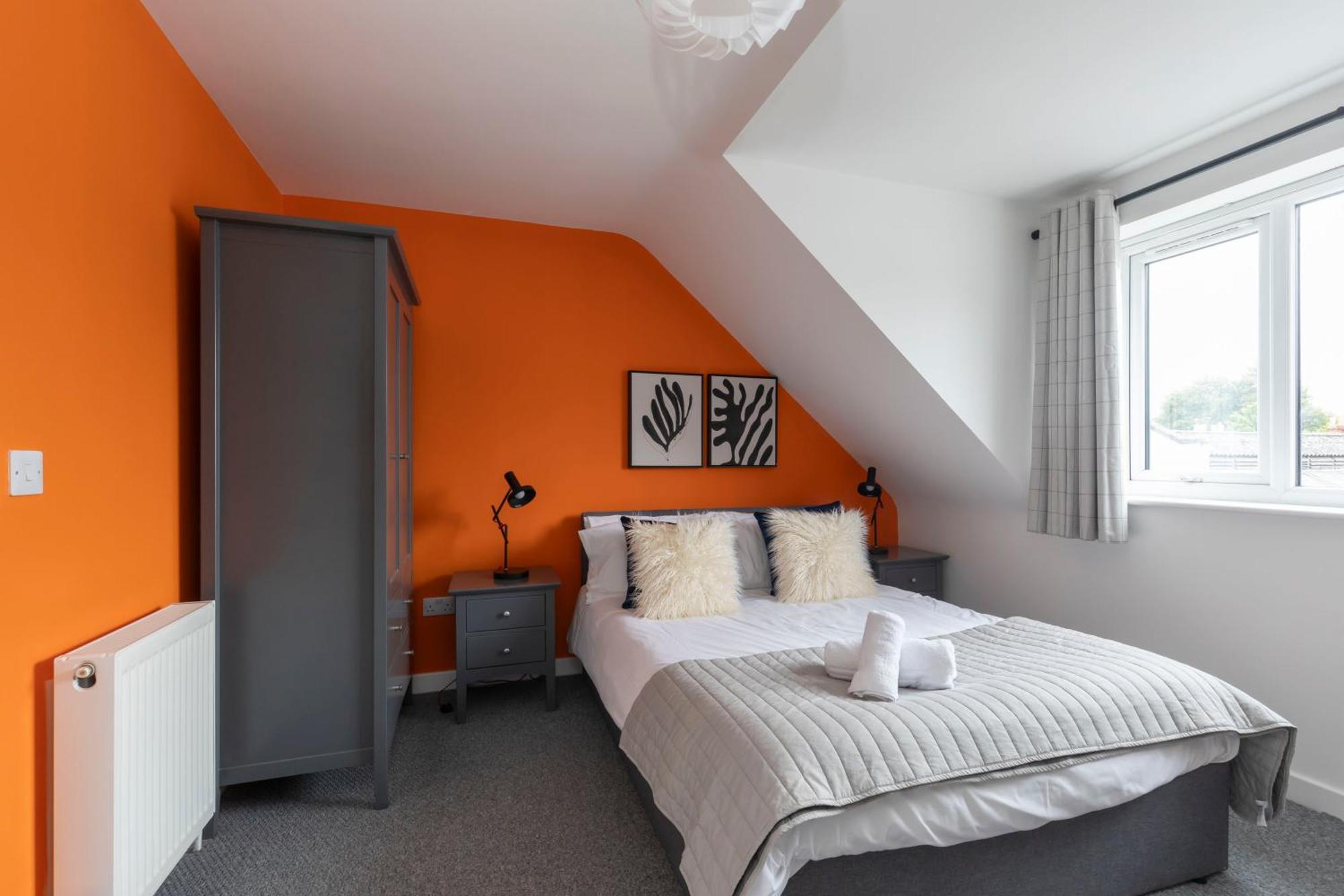 Modern Four Bedroom Four Bathroom Home Cheltenham Exterior foto